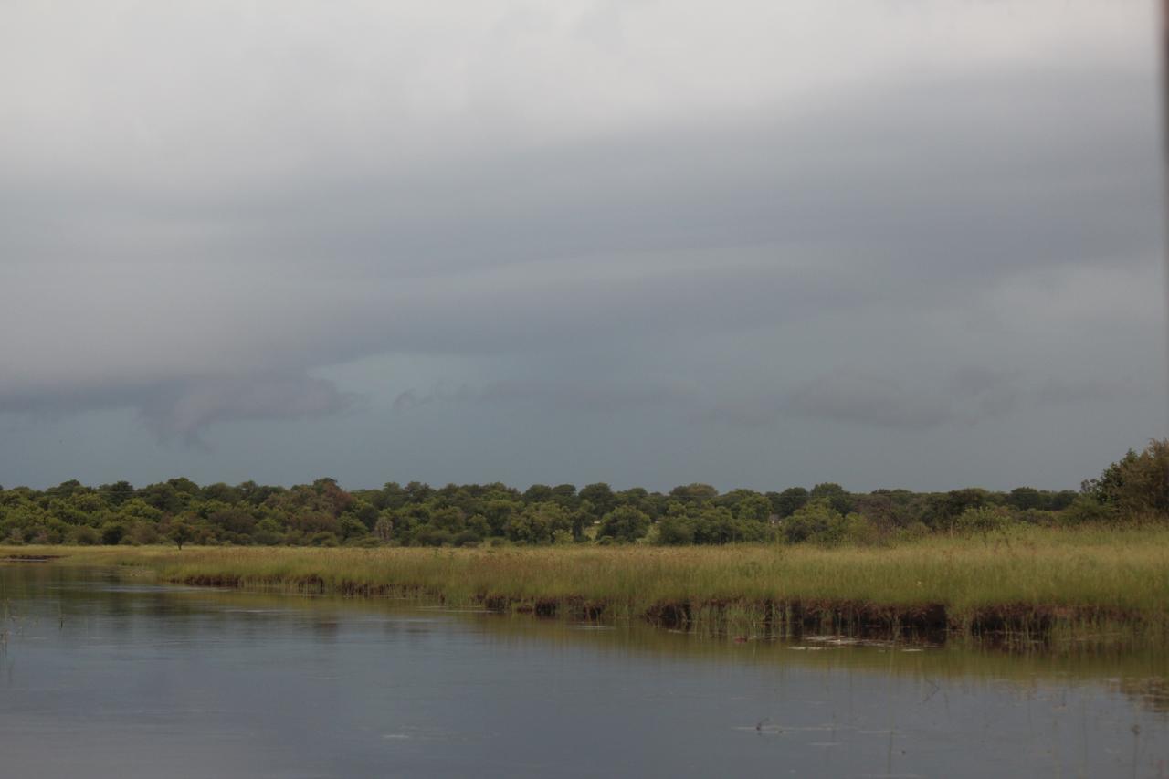 Cresta Maun Hotel Buitenkant foto