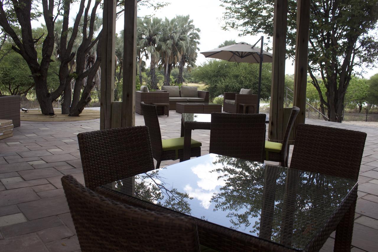Cresta Maun Hotel Buitenkant foto