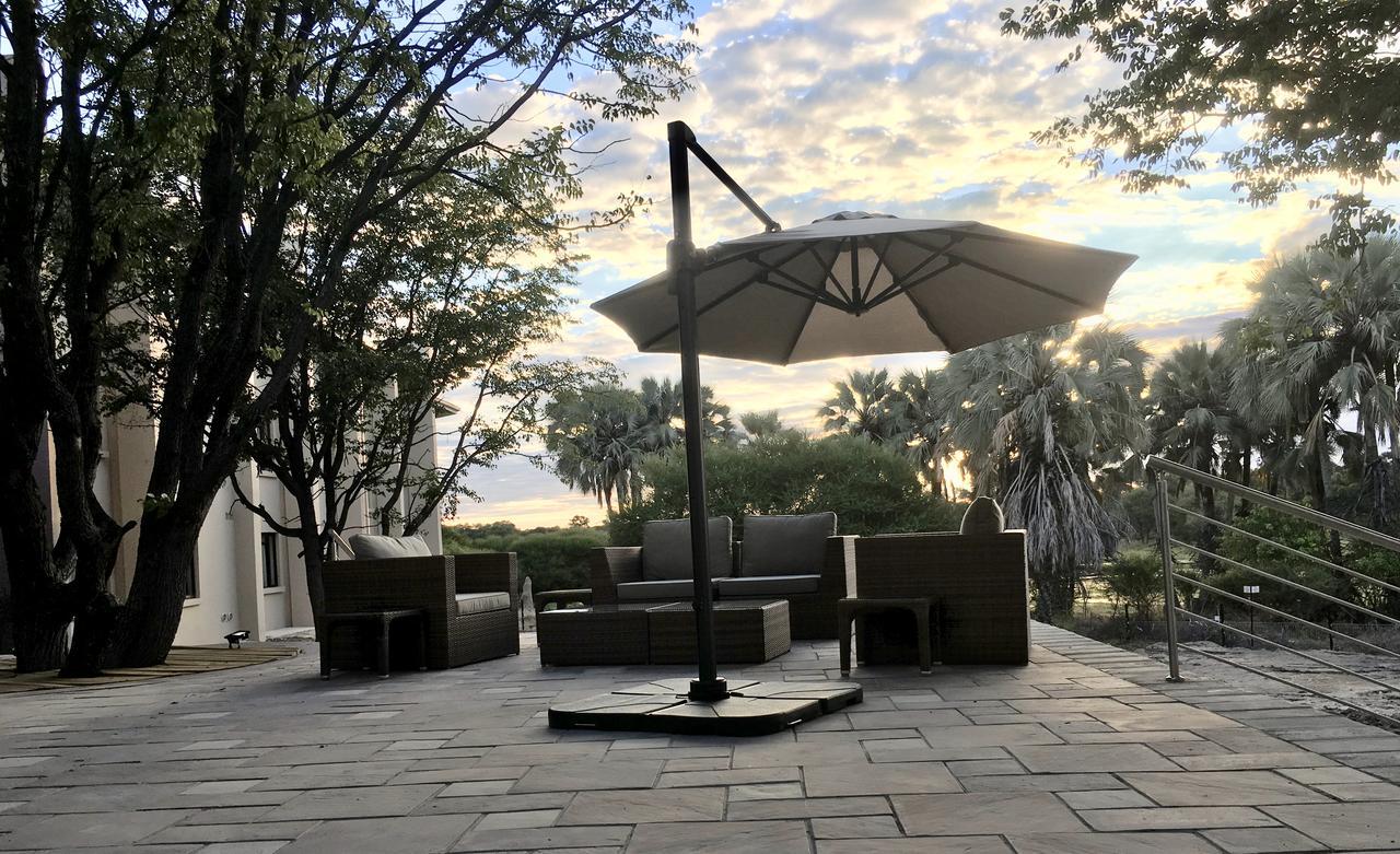 Cresta Maun Hotel Buitenkant foto
