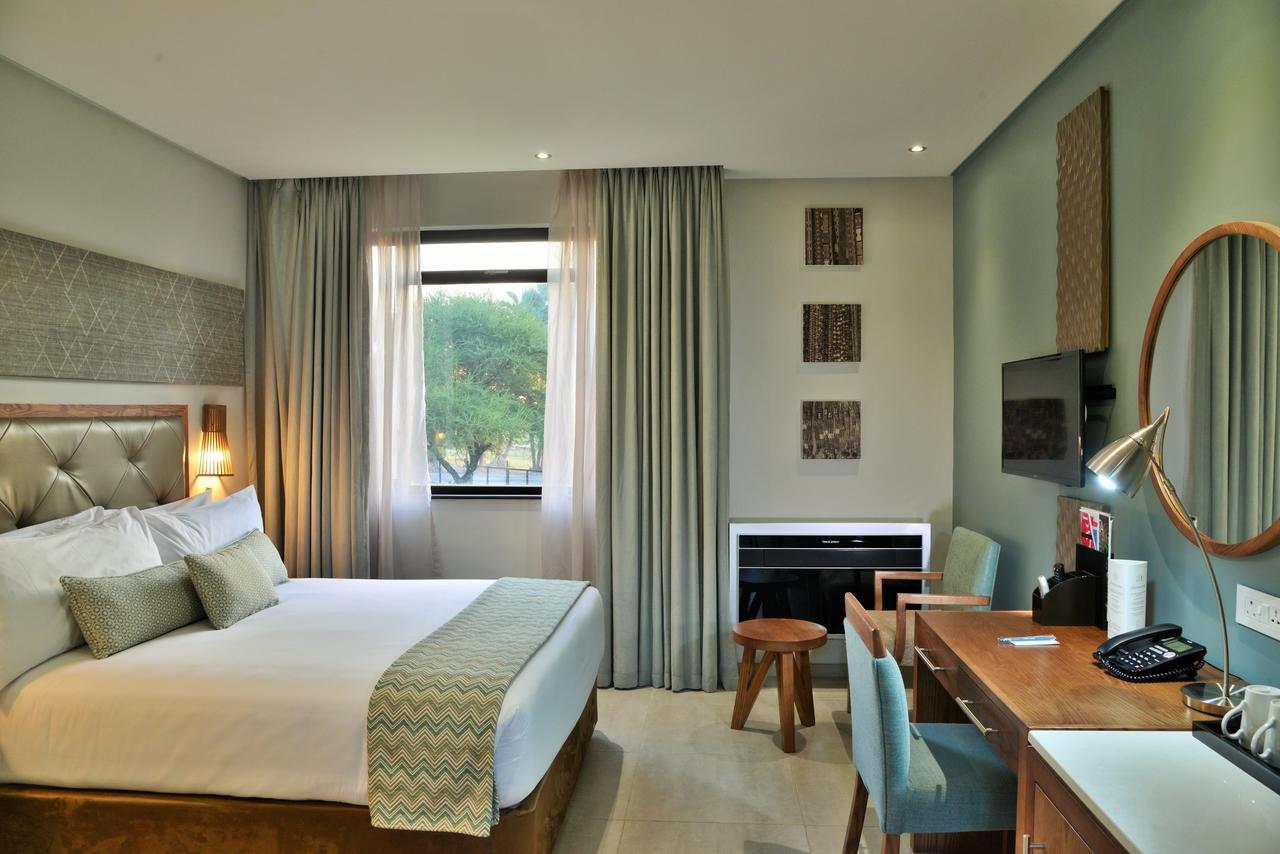 Cresta Maun Hotel Buitenkant foto