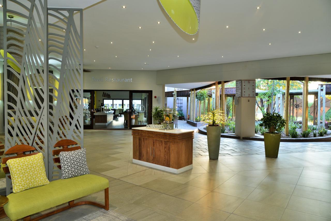 Cresta Maun Hotel Buitenkant foto